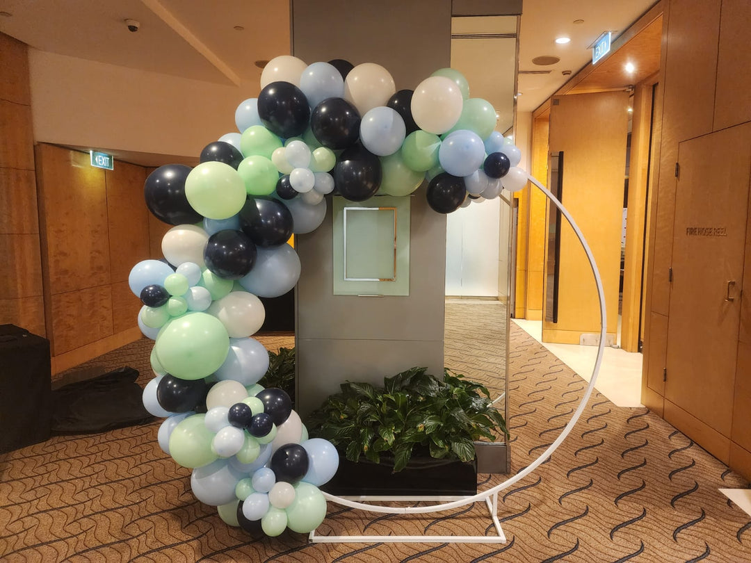 Round Prop with Organic Garland