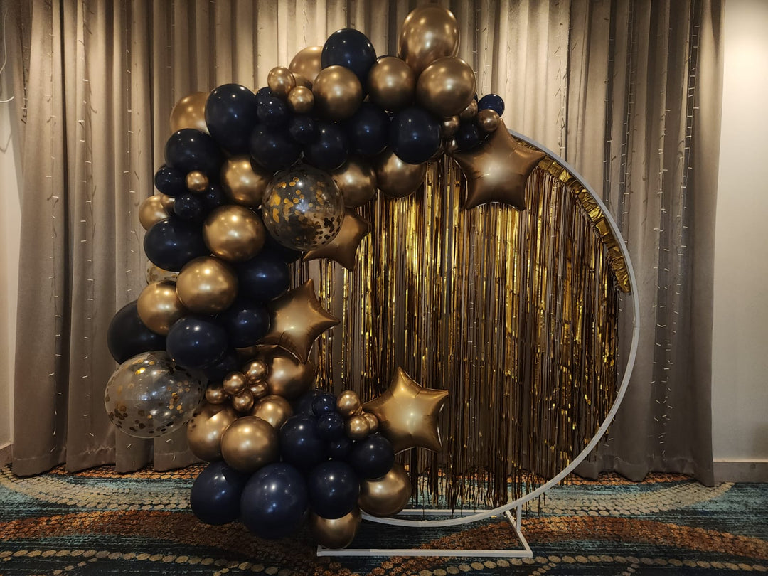 Round Prop with Organic Garland